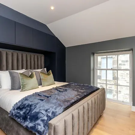 Hébergement de vacances Dragon - Centre 2 Bed Luxury Mews House *