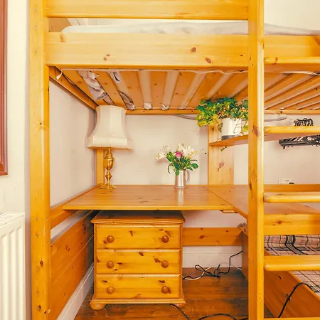 Charming City Centre Flat With Warmth & Character Appartamento *