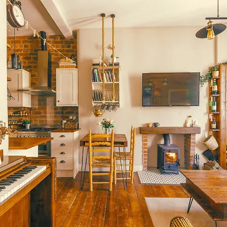 Charming City Centre Flat With Warmth & Character Edimburgo