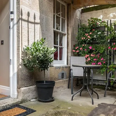 Apartment Number 10 Edinburgh
