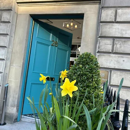 28 York Place