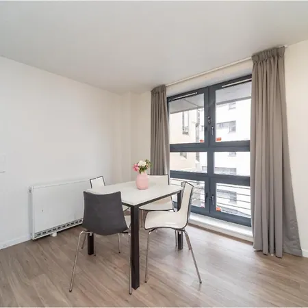 Joivy Affordable 3,4,5 And 12 Bed Private Flats Next To Royal Mile (adults Only) Daire *