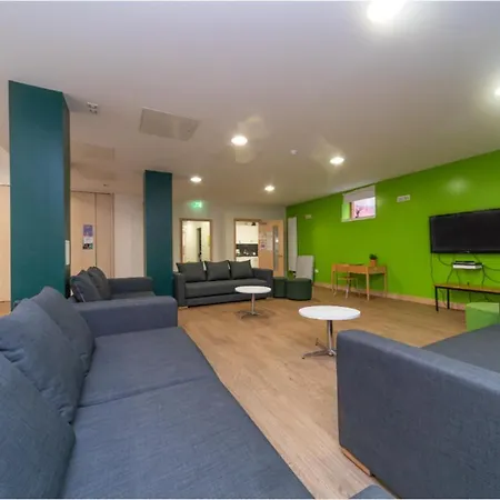 Daire Joivy Affordable 3,4,5 And 12 Bed Private Flats Next To Royal Mile (adults Only) Edinburgh