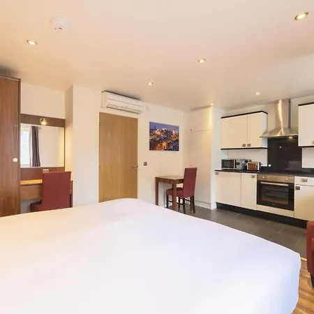 Apart Otel Holyrood 4*