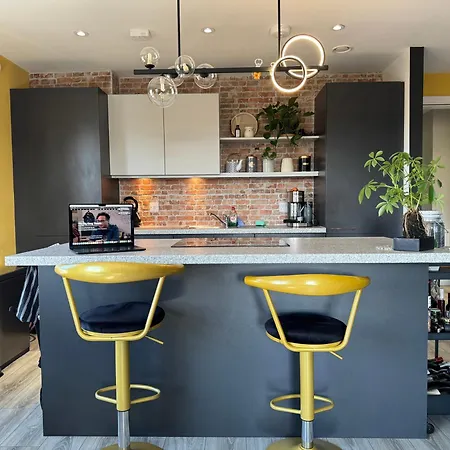 Private Cozy & Stylish In A Shared Flat In Homestay