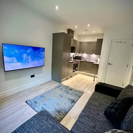 Upper Grove 2 Bedroom - *