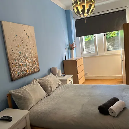 Homestay Hermosa Habitacion Doble Con Tv Y Bano Compartido Edinburgh