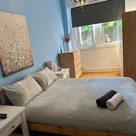 Homestay Hermosa Habitacion Doble Con Tv Y Bano Compartido Edinburgh