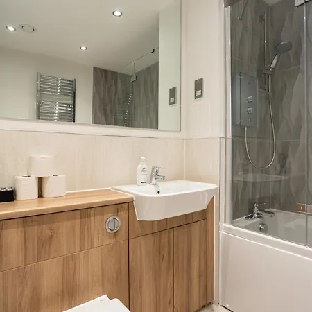 Comfy 2 Bedroom Near Centre Hébergement de vacances