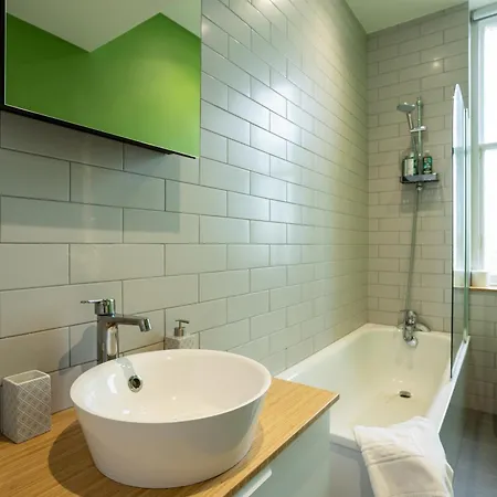 Newly Renovated 1 Bedroom Near Charming Newhaven