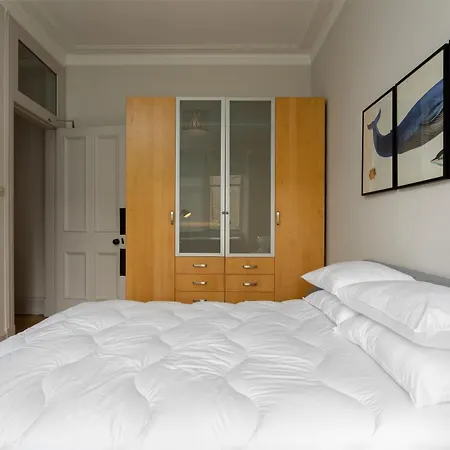 Gorgeous 4 Bed Right Beside The Meadows