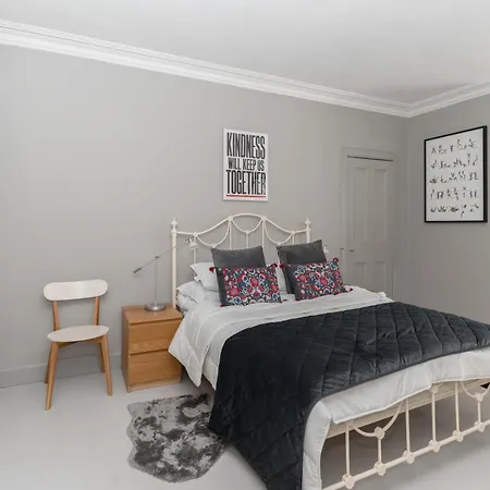 Beautiful & Bright 2bd Flat - Haymarket *