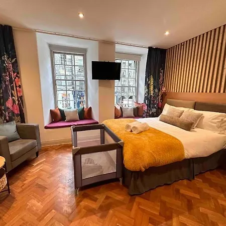 Apartament 16th Century Courtyard On The Royal Mile *