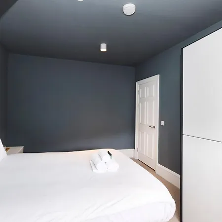 Apartman Joivy Spacious Next To West End *