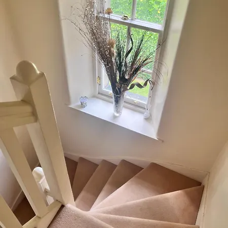 Private In Charming Detached House In Newington Edimburgo