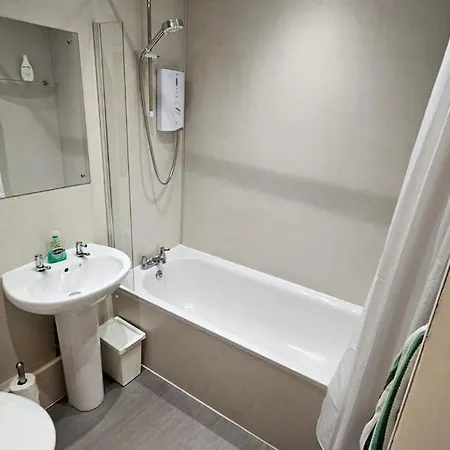 Lovely Sleeps 8 Close To Ctr Эдинбург
