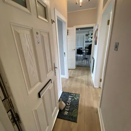 Apartment Modern Quiet Center Airport 2 Bedroom Edinburgh