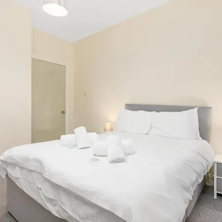 Two Bedroom Apartment-central Edinburgh-old Town-licensed شقة