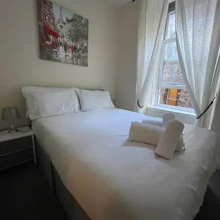 Two Bedroom Apartment-central Edinburgh-old Town-licensed شقة *