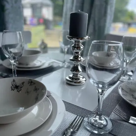 2 Bedrooms In Near Center Apartamento *