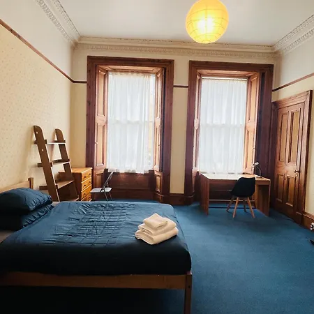 Massive 5bed 2bath Flat Available For Fringe Festival Lägenhet Edinburg