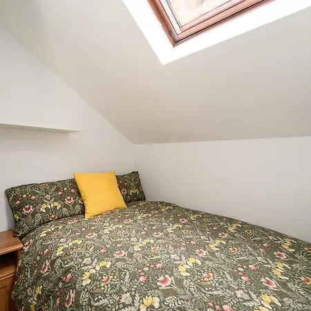 Bright - - Sleeps 10 Semesterbostad Edinburg
