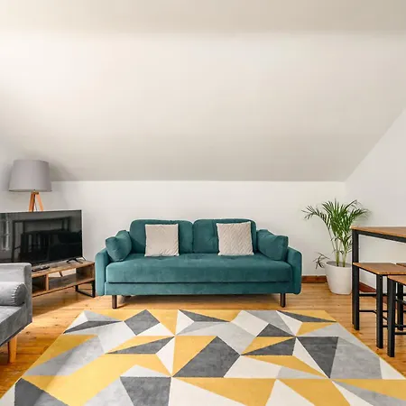 Bright - - Sleeps 10 Edinburgh