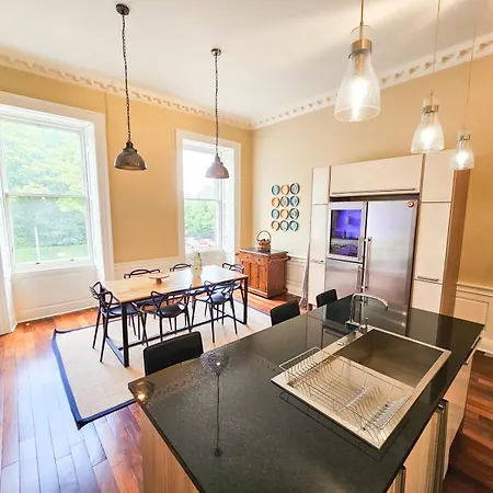 Spacious 2 Bedroom In The Heart Of New Town Apartamento Edimburgo