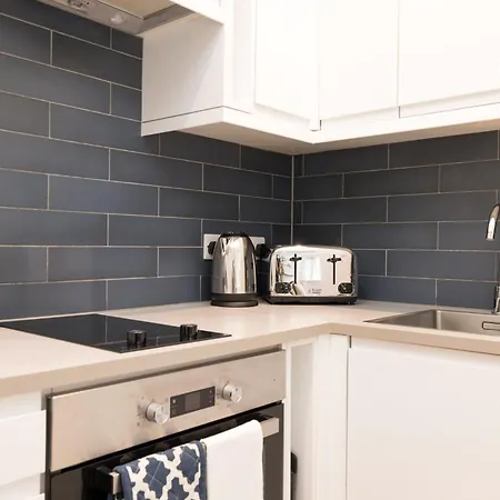 Argyl - Old Town Mews With Parking *