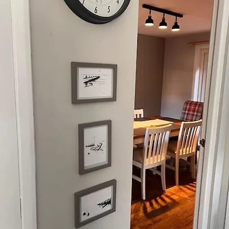 Number 70, Portobello, 別荘