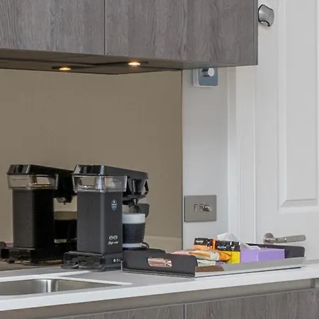 Flat With Majestic Views In West End Wonderland *