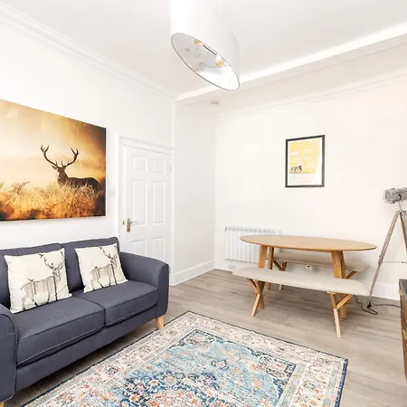 Argyl - Charming 2 Bedroom On Thistle Street Apartment