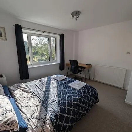 Lovely 3-bed Flat Daire