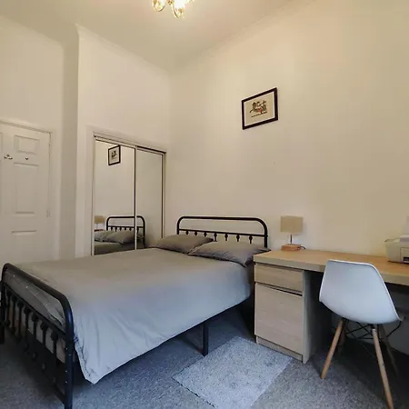 Two Bedrooms Flat In Center *