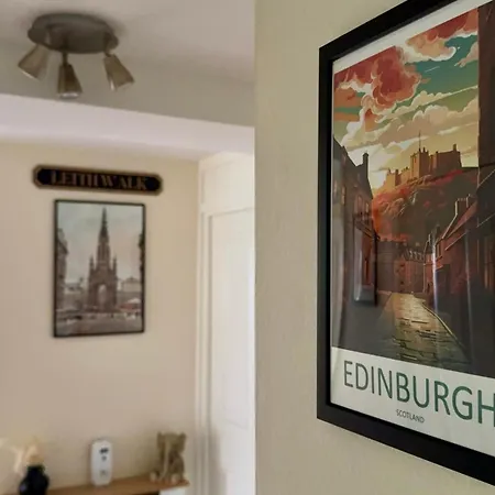 The Red Door, Two-bedrooms Appartement *