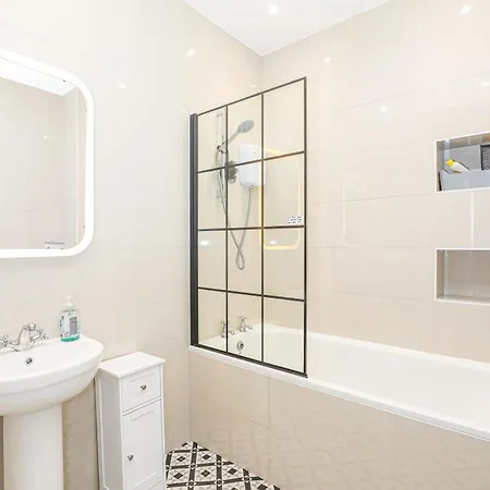3bed Traditional Apartman Edinburgh