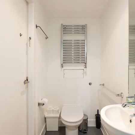 شقة Guestready - Modern Near Craigmillar Area *