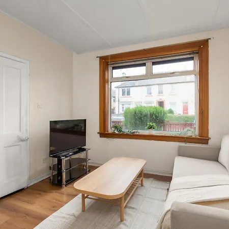 Stunning 2 Bed Free Parking Edinburgh