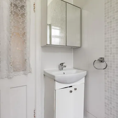 Stunning 2 Bed Free Parking * Edinburgh