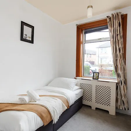 Stunning 2 Bed Free Parking