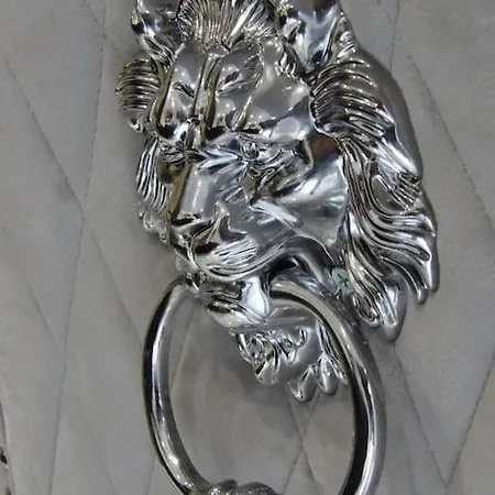 Апартаменты Modern 3bhk Near Zoo