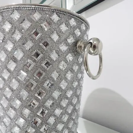 Modern 3bhk Near Zoo Апартаменты