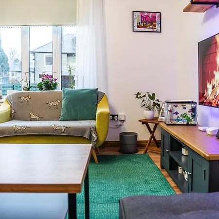 Large Bedroom, Close To Airport And Centre Séjour chez l'habitant *