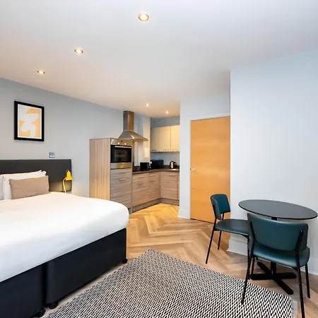 Staycity West End Apartmanhotel