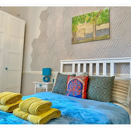 Beautifully Decorated 2bed Apt- Gem In Center * Edimburgo