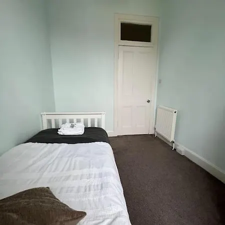 Modern Centre In Hub *