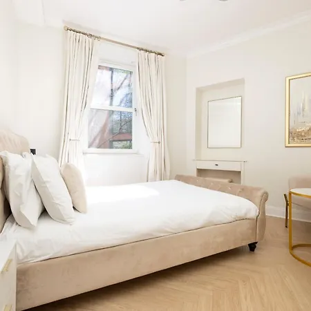 City Centre Modern Flat For 2 Adults And 1 Child Apartment *