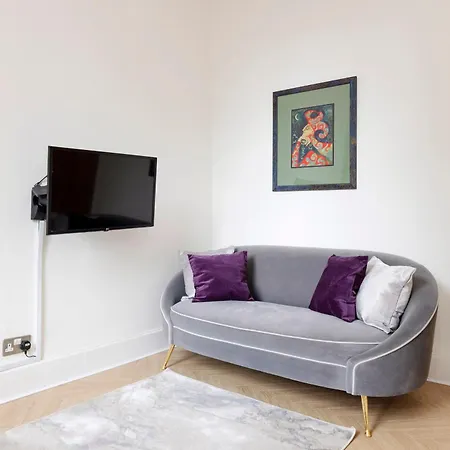 Haymarket Modern Flat For 2 Guests エディンバラ