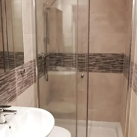 Centre 2 Bedroom Close To Castle&university * Edimburgo