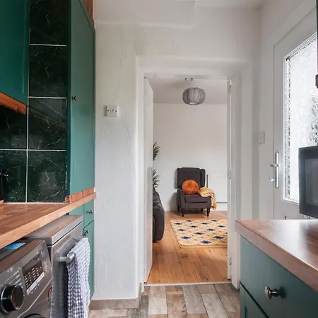Apartamento 3 Bedrooms Bungalow, Sleeps 6, Free Parking With Garden Edimburgo